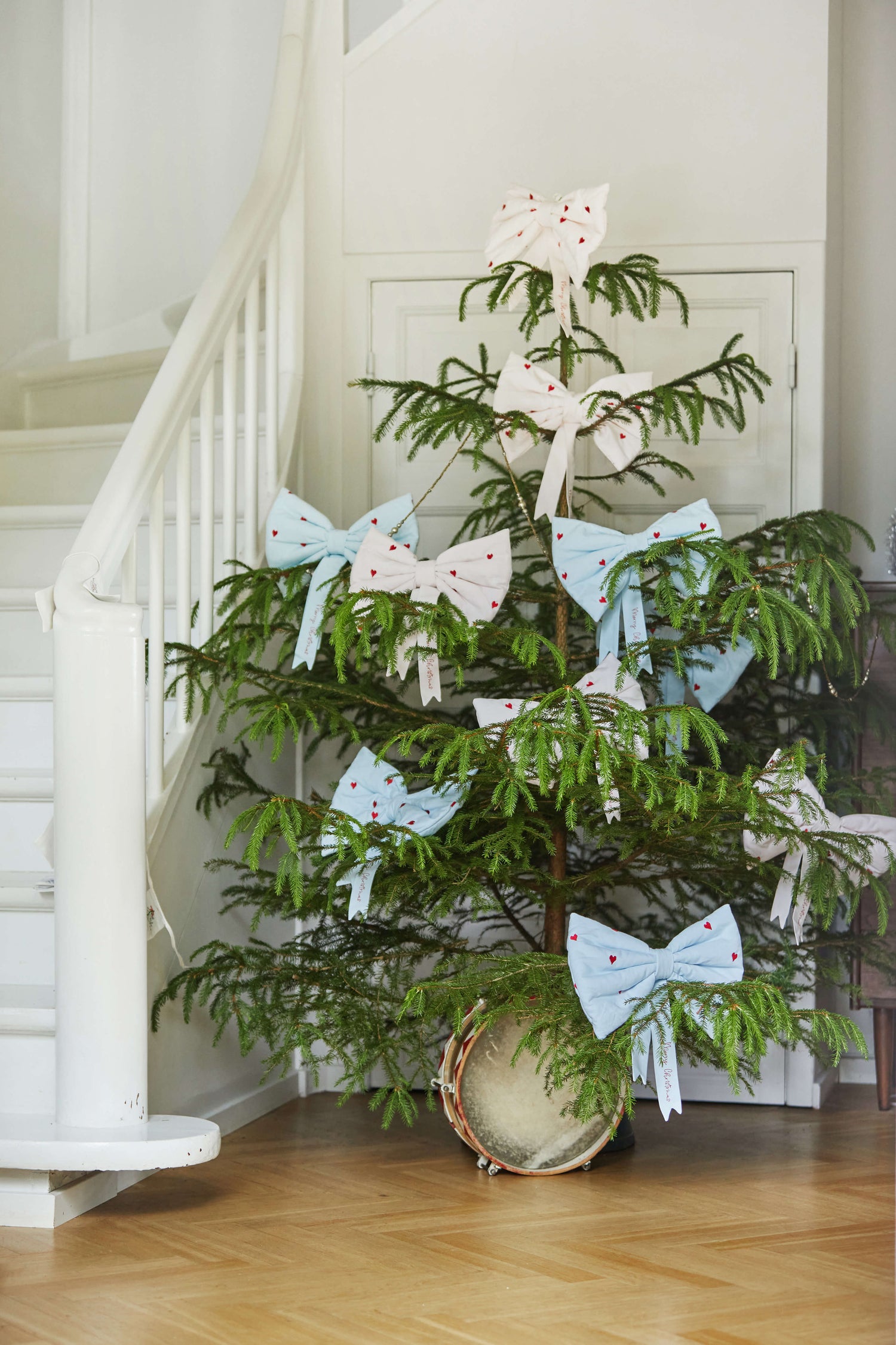 Juletræ med julesløjfer 