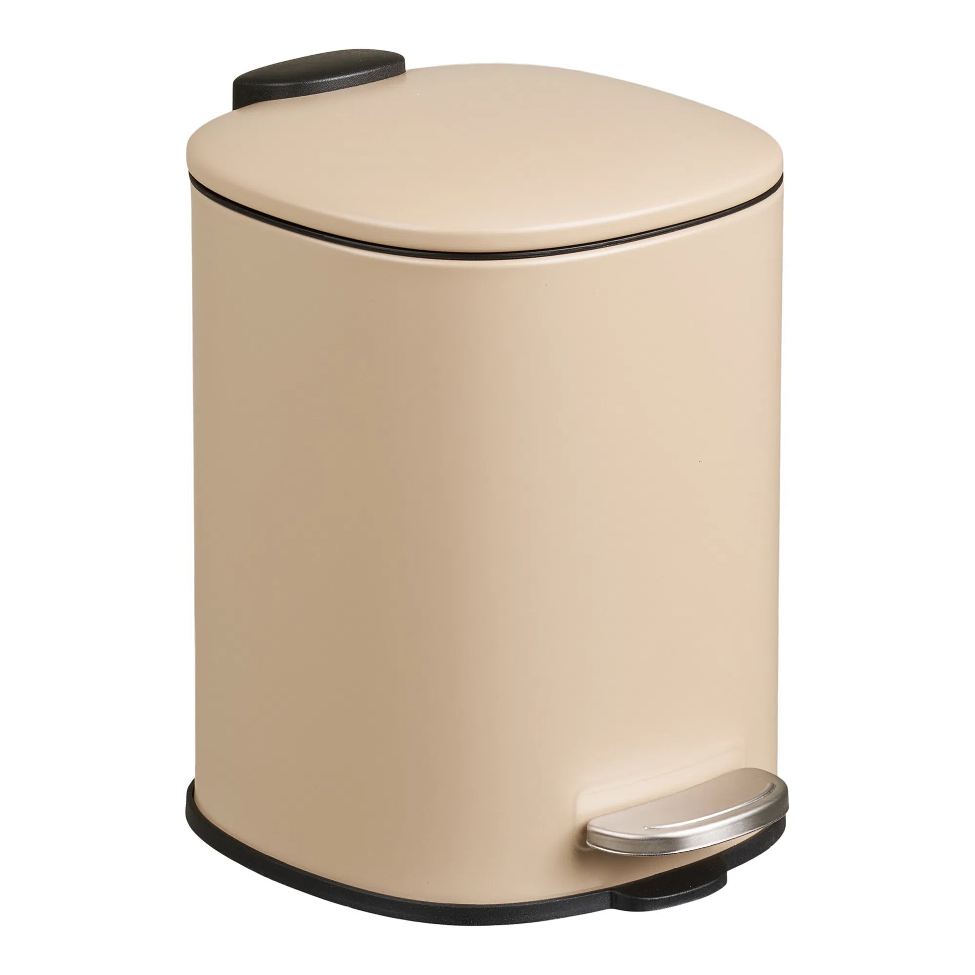 Pedalspand i Beige set skråt fra siden på hvid baggrund med stål detalje og sort soft close funktion