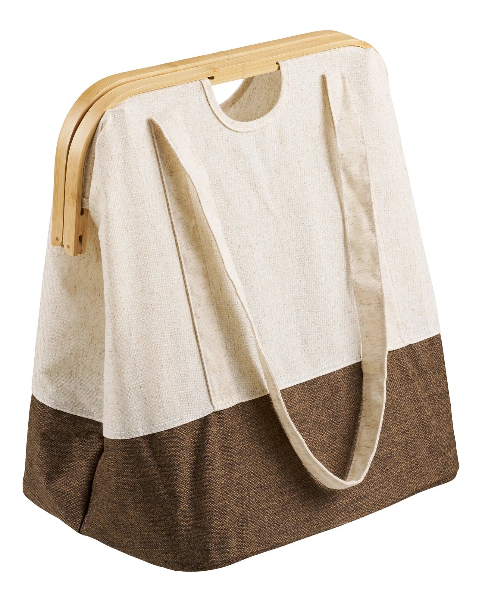 Vasketøjskurv i beige og brun tekstil med bambusramme – set fra siden og lukket
