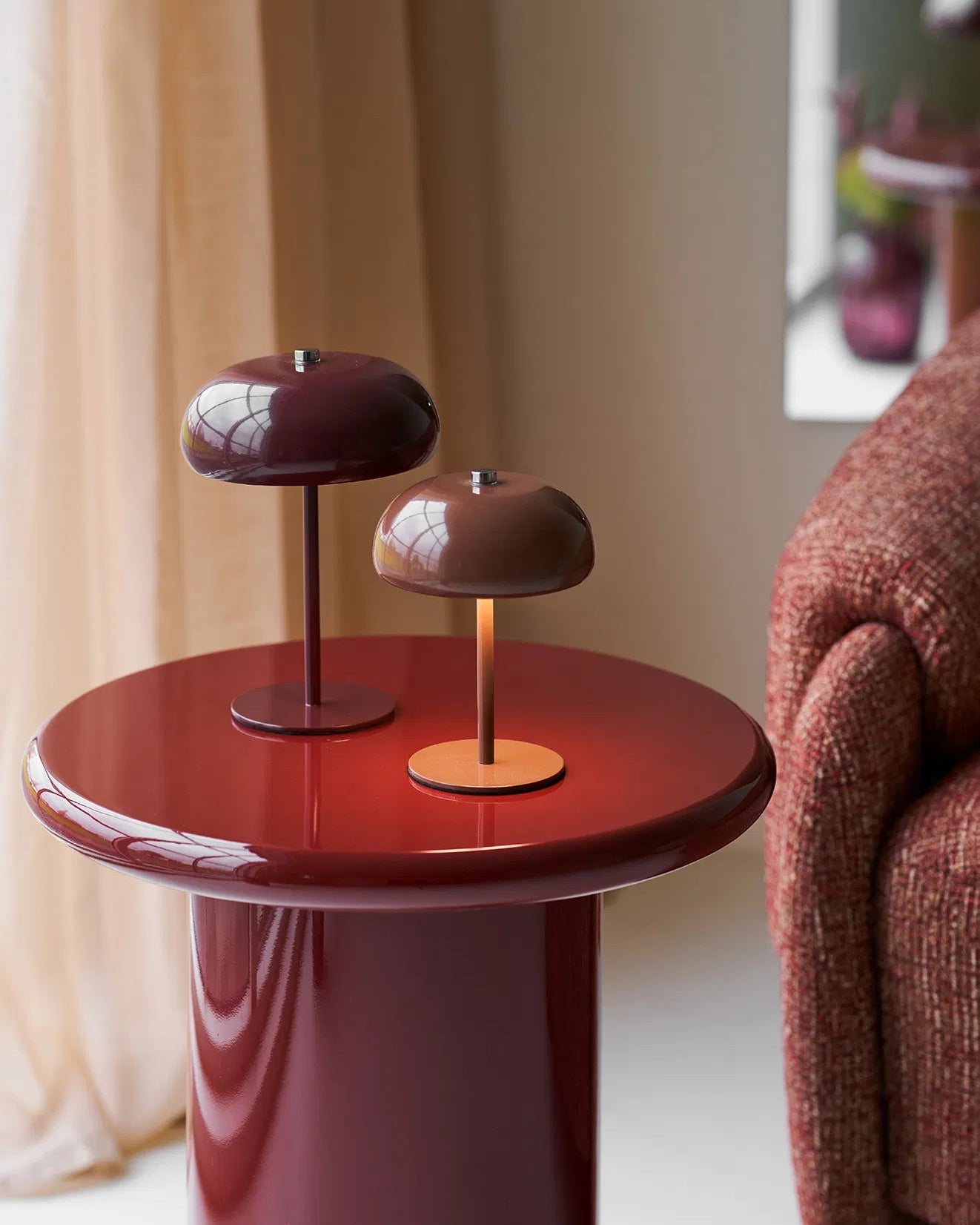 Ember bordlampe i lille sammen med stor - På Bord