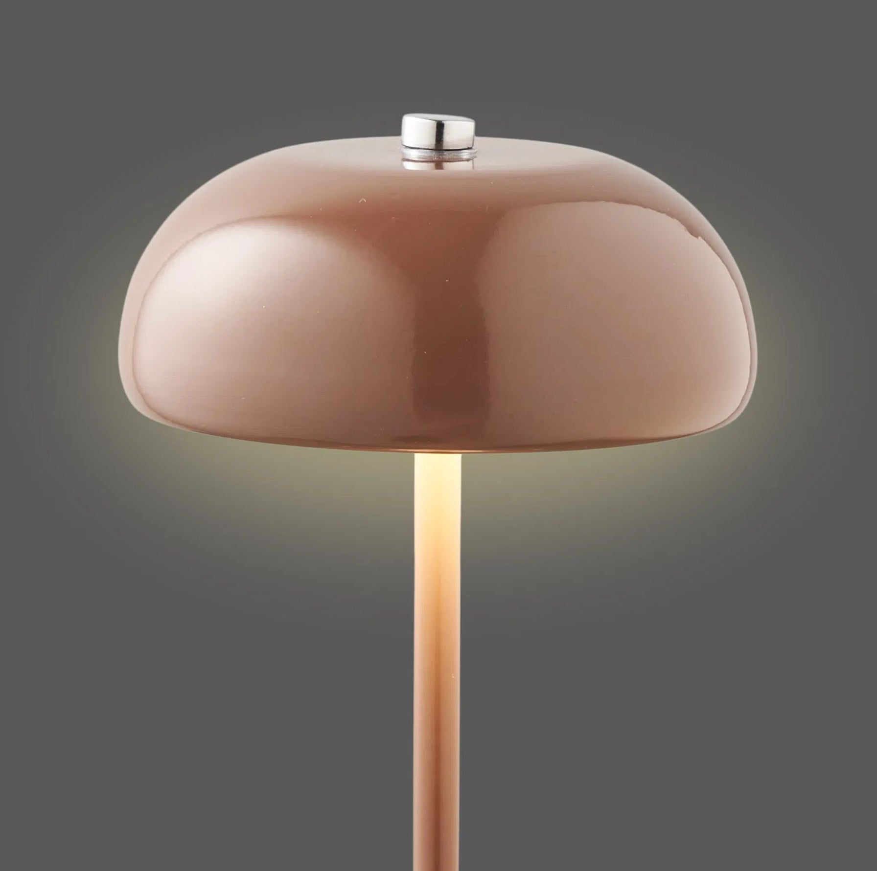Ember bordlampe i klart lys