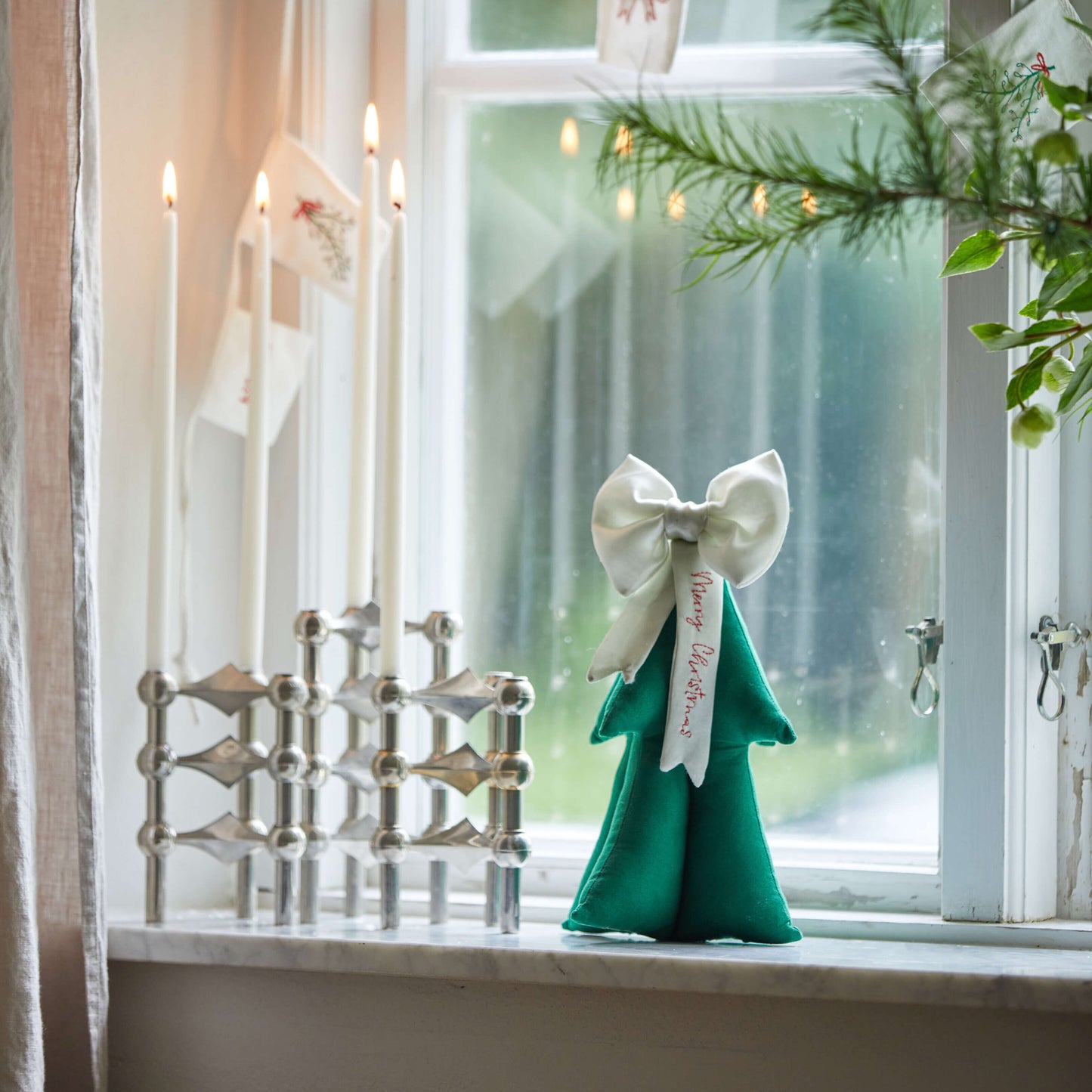 Polstret Juletræ med Satin-sløjfe og broderi