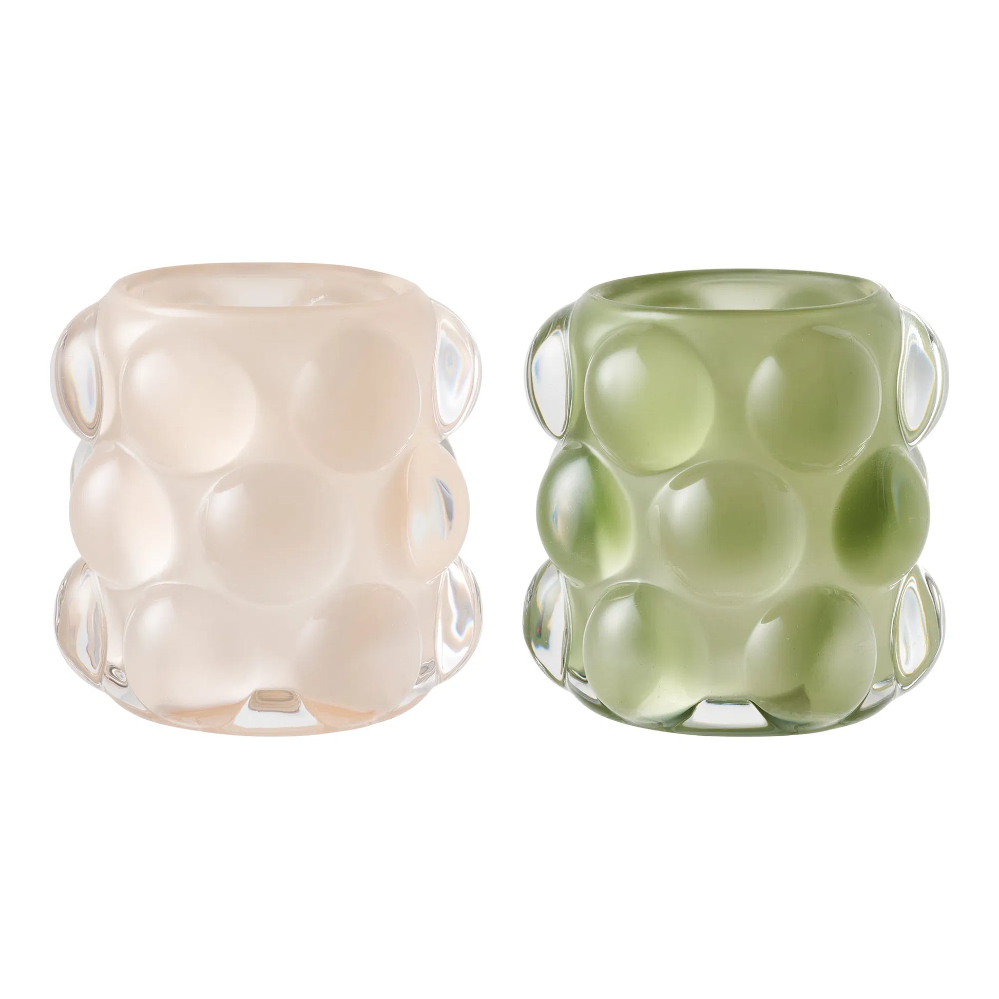 Sæt med to Perle fyrfadsstager i glas med boblende design. En i sart lyserød og en i støvet grøn, set forfra.