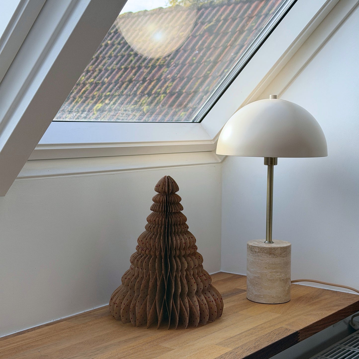 Dekorativt juletræ brun/rød