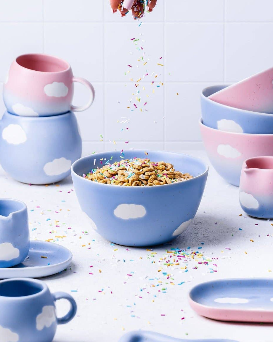 Egg Back Home Cloud Bowl 16 cm – blå keramikskål med hvide skyer til morgenmad og snacks