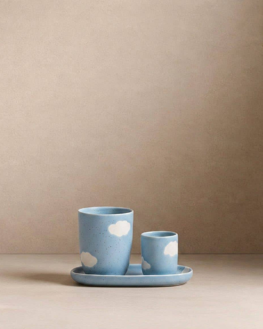 Egg Back Home Cloud Cup 220 ml – lyseblå keramikkop med skyer sammen med Cloud-serien